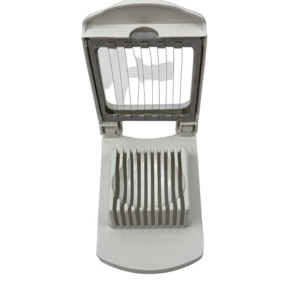 *Pampered Chef Egg Slicer Kitchen Gadget Utensil #1182 Vegetables Fruits - Picture 2 of 3